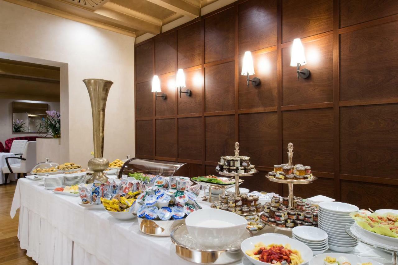 Hotel Rua Frati 48 in San Francesco Modena Buitenkant foto